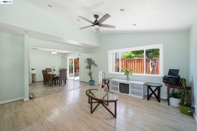 125 Bennett St, Gilroy, CA 95020
