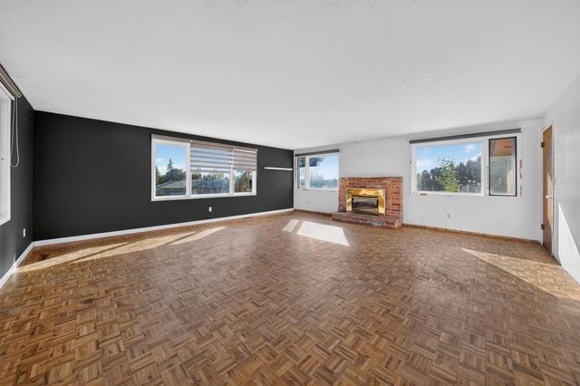 7011 N G St, Spokane, WA 99208