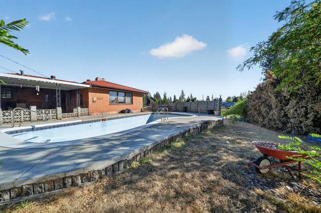 7011 N G St, Spokane, WA 99208