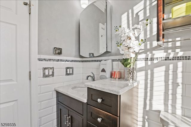 7 Martin St, Paterson City, NJ 07501