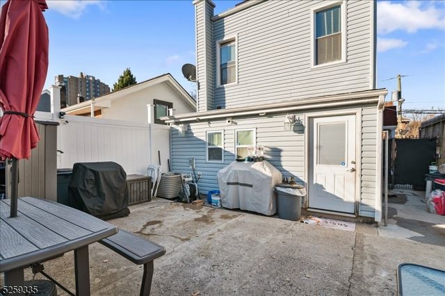 7 Martin St, Paterson City, NJ 07501