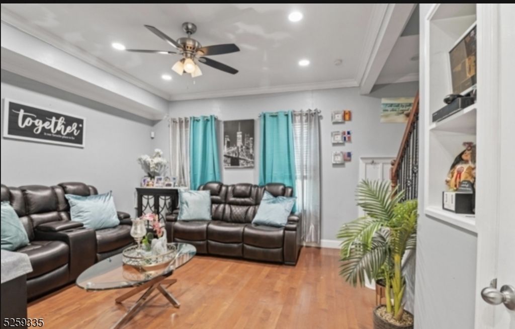 7 Martin St, Paterson City, NJ 07501 — photo 2