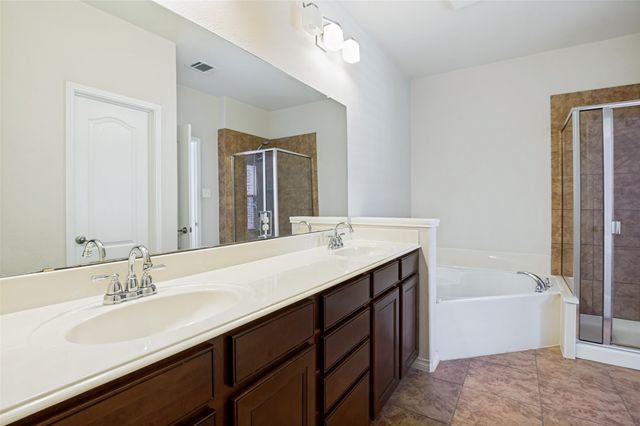 5590 Grosseto Drive, Frisco, TX 75034