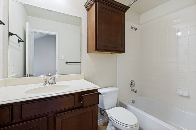 5590 Grosseto Drive, Frisco, TX 75034