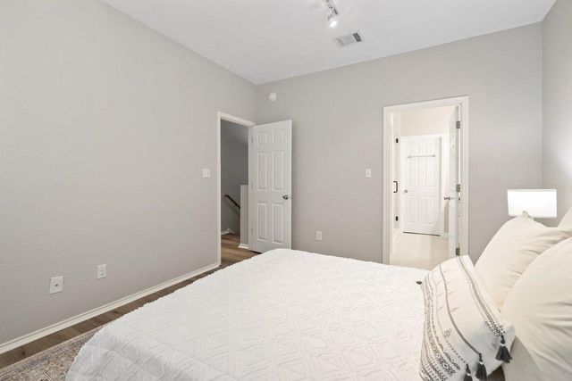 7501 Shadowridge RUN 119, Austin, TX 78749