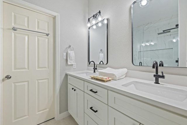 7501 Shadowridge RUN 119, Austin, TX 78749