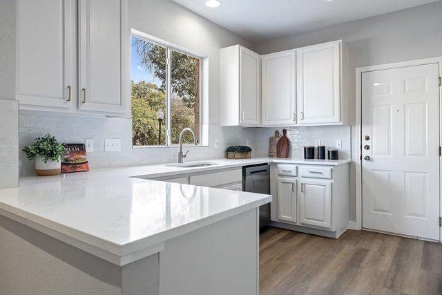 7501 Shadowridge RUN 119, Austin, TX 78749