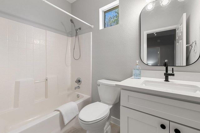 7501 Shadowridge RUN 119, Austin, TX 78749