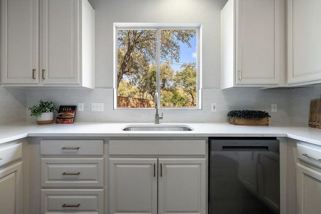 7501 Shadowridge RUN 119, Austin, TX 78749