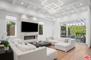 4664 Lemona Avenue, Sherman Oaks, CA 91403