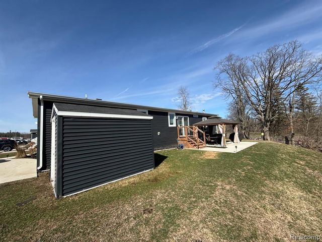 6450 Prince Boulevard, Fenton, MI 48430