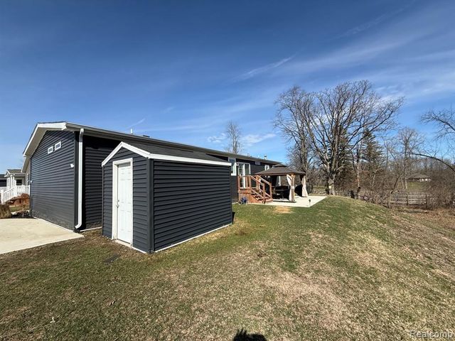 6450 Prince Boulevard, Fenton, MI 48430