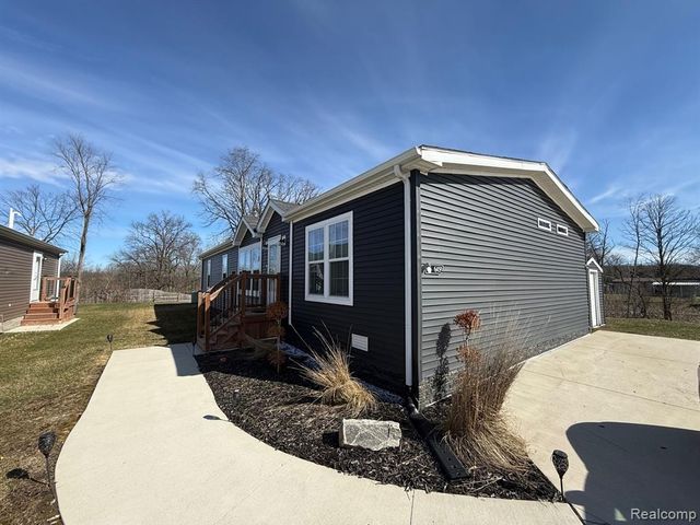 6450 Prince Boulevard, Fenton, MI 48430
