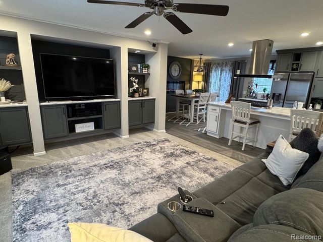 6450 Prince Boulevard, Fenton, MI 48430