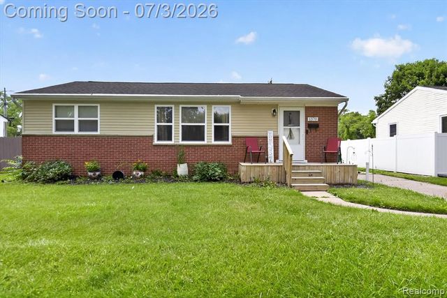 1370 Parkwood Avenue, Ypsilanti, MI 48198