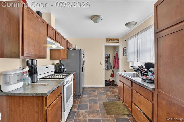 1370 Parkwood Avenue, Ypsilanti, MI 48198