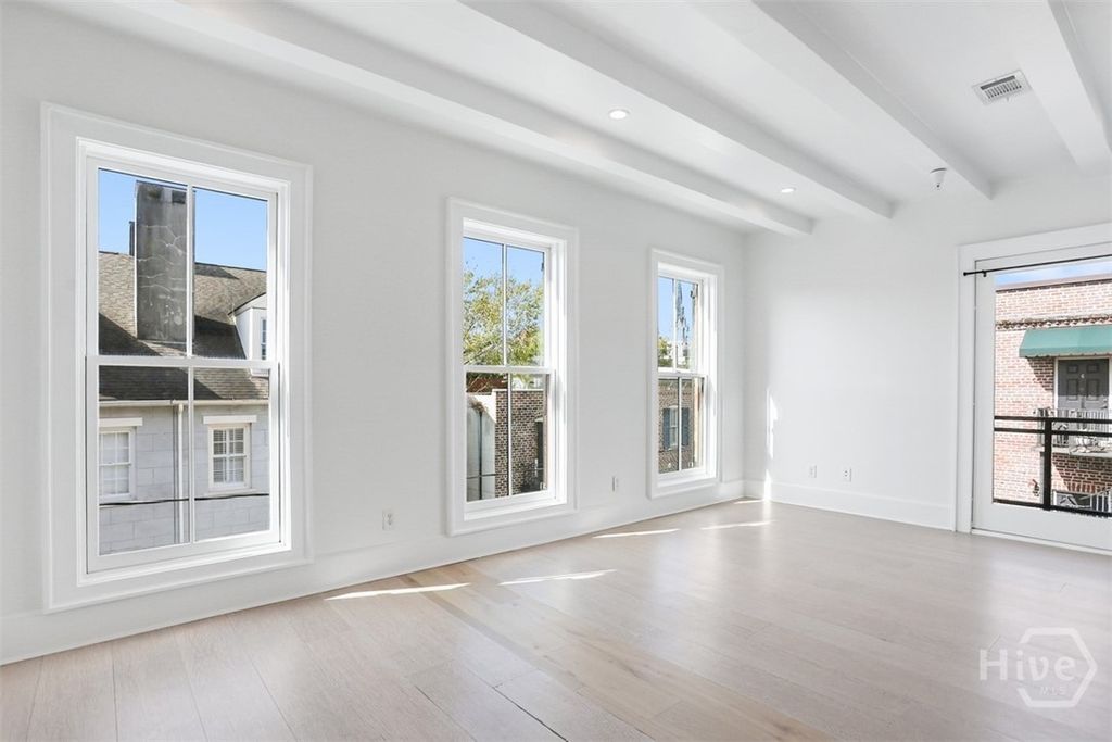 Image 19 of property listing at 407 E McDonough Street, Savannah, GA 31401