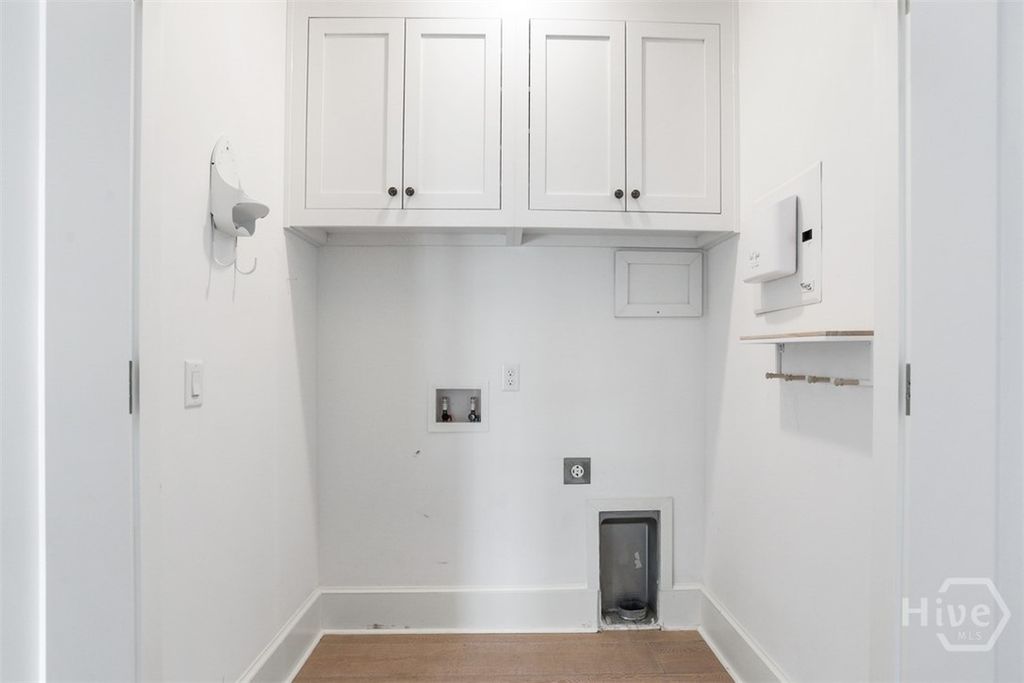 Image 23 of property listing at 407 E McDonough Street, Savannah, GA 31401