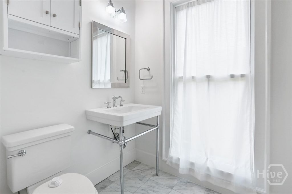 Image 31 of property listing at 407 E McDonough Street, Savannah, GA 31401