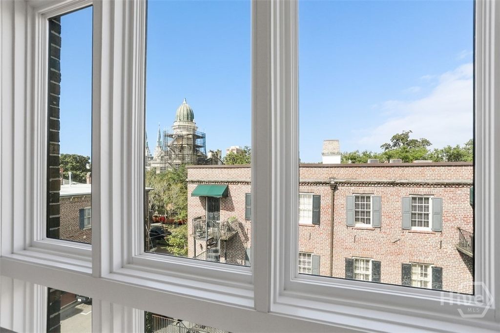 Image 33 of property listing at 407 E McDonough Street, Savannah, GA 31401