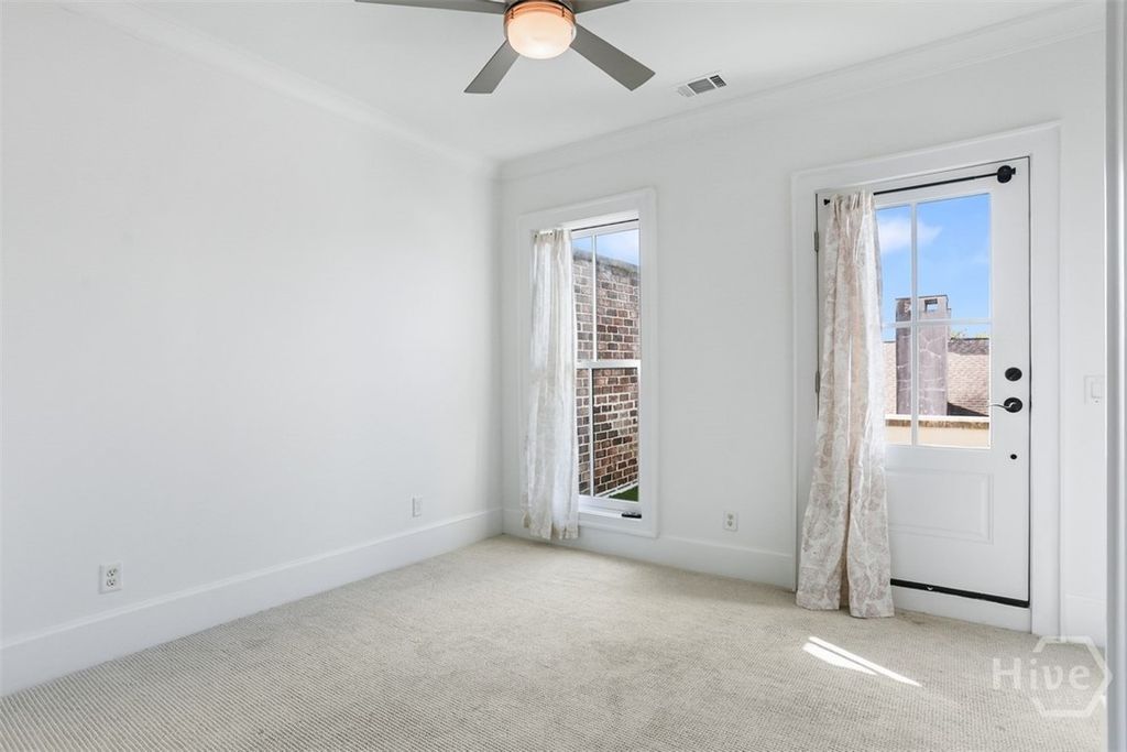 Image 37 of property listing at 407 E McDonough Street, Savannah, GA 31401