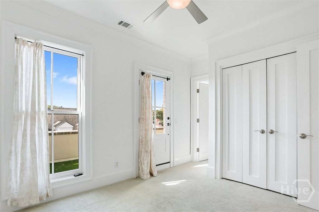 Image 38 of property listing at 407 E McDonough Street, Savannah, GA 31401