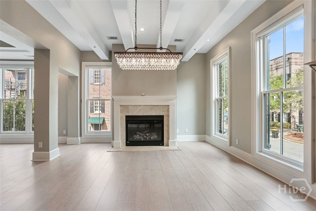 Image 5 of property listing at 407 E McDonough Street, Savannah, GA 31401