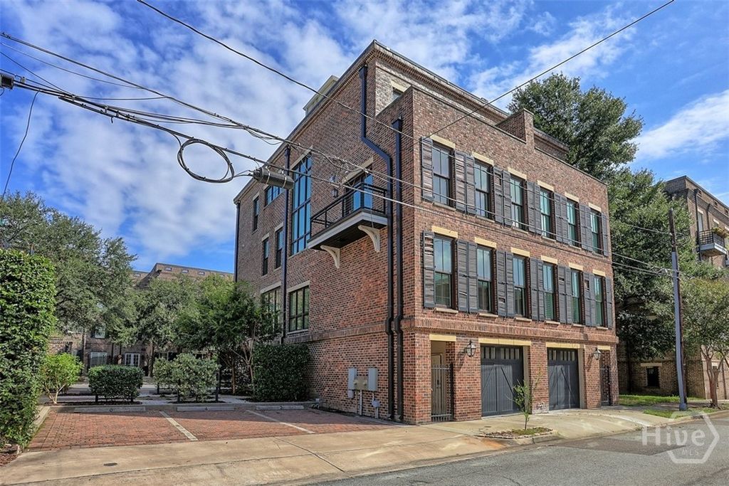 Image 67 of property listing at 407 E McDonough Street, Savannah, GA 31401