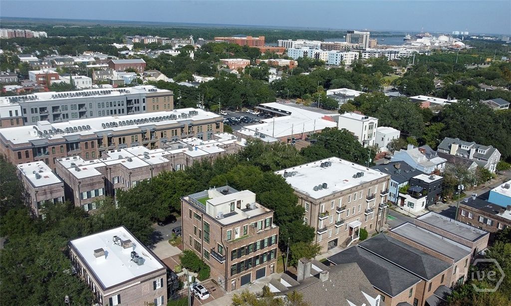 Image 75 of property listing at 407 E McDonough Street, Savannah, GA 31401