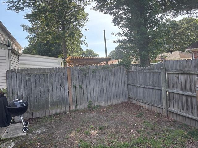 74 Colonial WAY, Chesapeake, VA 23325