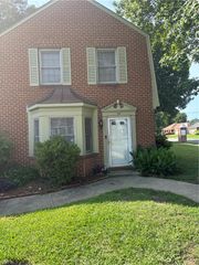 74 Colonial WAY, Chesapeake, VA 23325