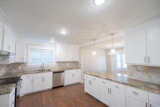 17511 Heritage Cove Drive, Webster, TX 77598