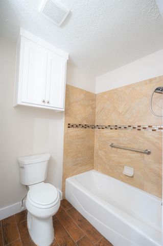 17511 Heritage Cove Drive, Webster, TX 77598