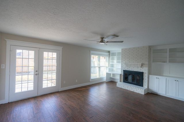 17511 Heritage Cove Drive, Webster, TX 77598