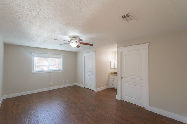 17511 Heritage Cove Drive, Webster, TX 77598