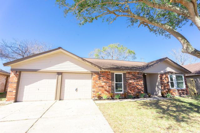 17511 Heritage Cove Drive, Webster, TX 77598