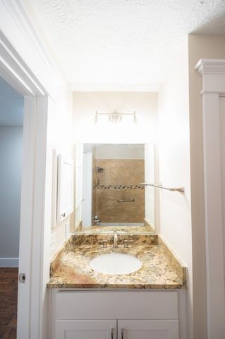 17511 Heritage Cove Drive, Webster, TX 77598