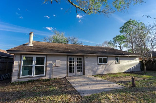 17511 Heritage Cove Drive, Webster, TX 77598