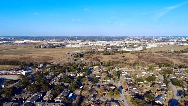 17511 Heritage Cove Drive, Webster, TX 77598