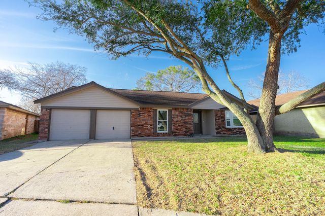 17511 Heritage Cove Drive, Webster, TX 77598