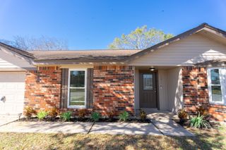 17511 Heritage Cove Drive, Webster, TX 77598
