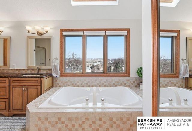 3417 N 125th Avenue, Omaha, NE 68164