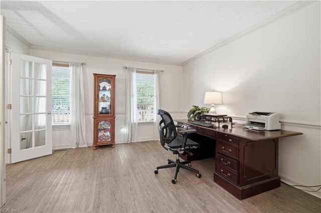 14 Windy Point DR, Poquoson, VA 23662
