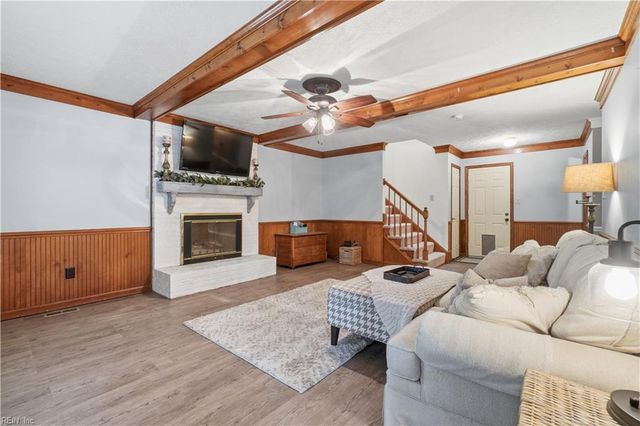 14 Windy Point DR, Poquoson, VA 23662