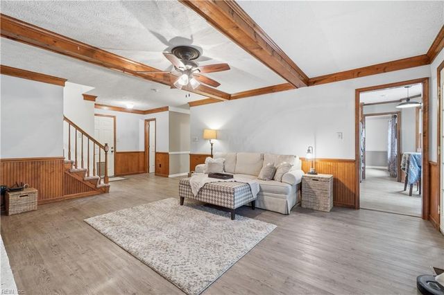 14 Windy Point DR, Poquoson, VA 23662