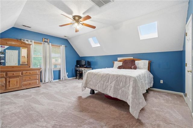 14 Windy Point DR, Poquoson, VA 23662