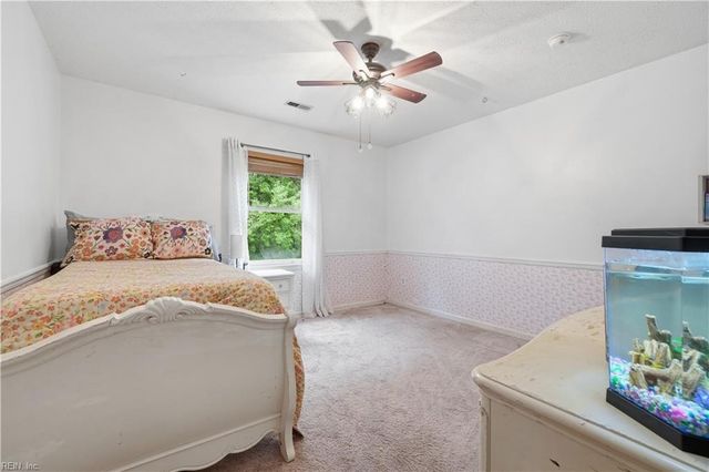 14 Windy Point DR, Poquoson, VA 23662