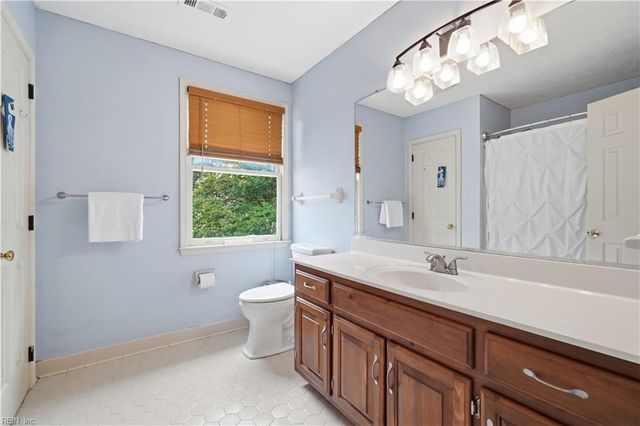 14 Windy Point DR, Poquoson, VA 23662
