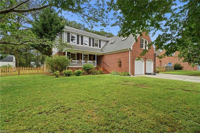 14 Windy Point DR, Poquoson, VA 23662