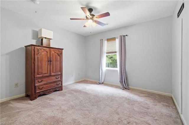 14 Windy Point DR, Poquoson, VA 23662
